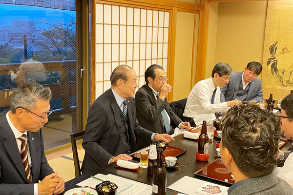 4月18日（金）、青年経営者部会　歴代部会長懇談会・懇親会